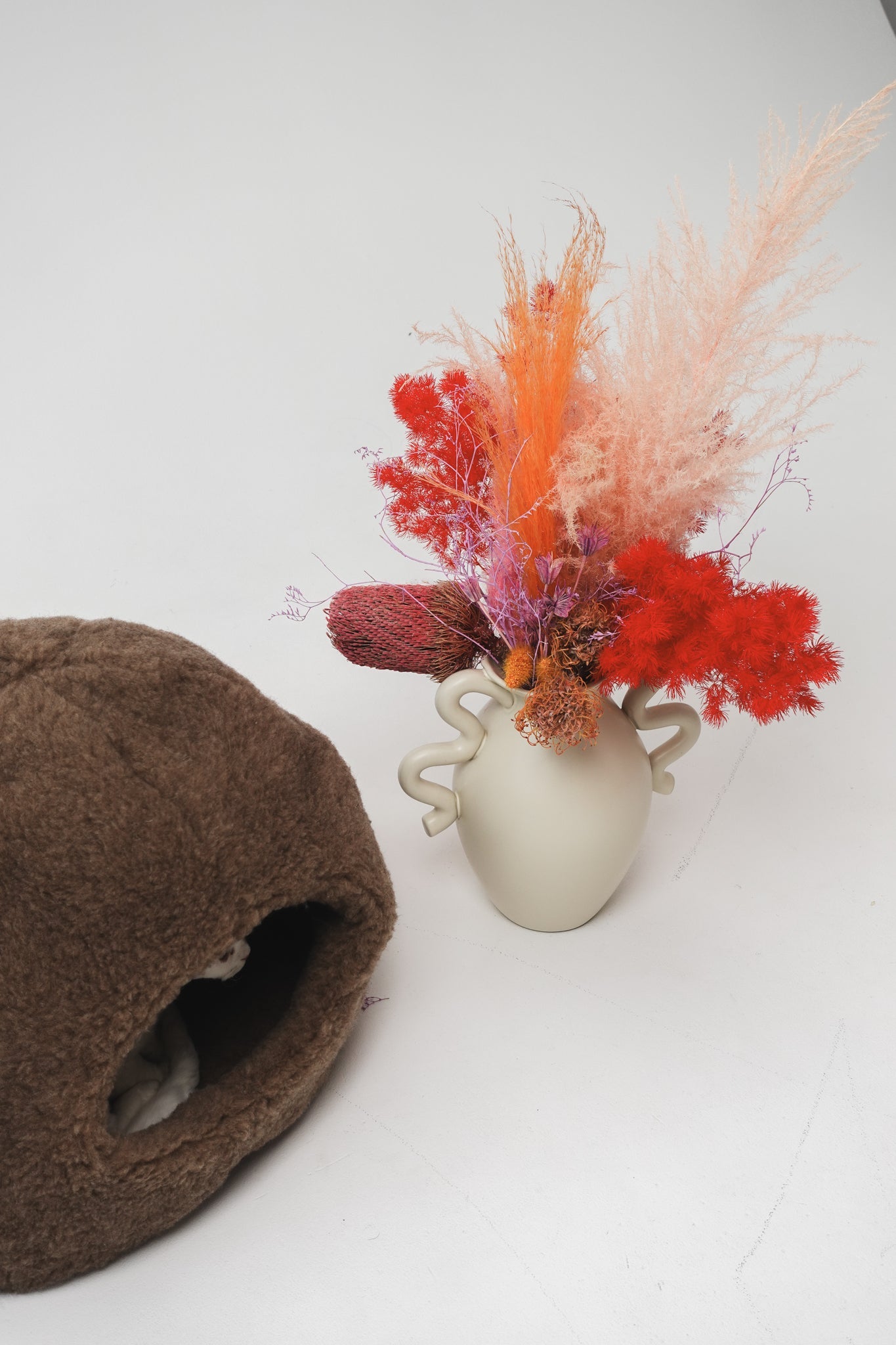 Lit pour animaux de compagnie en peau de mouton naturelle Nest - Beige